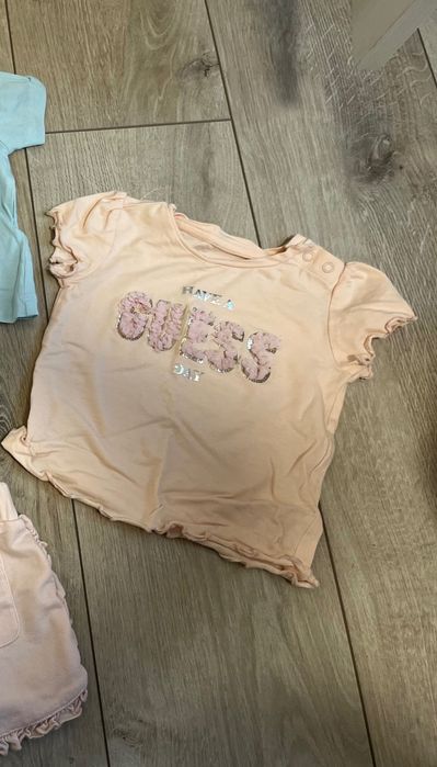 Бебешки дрехи Guess и Mayoral