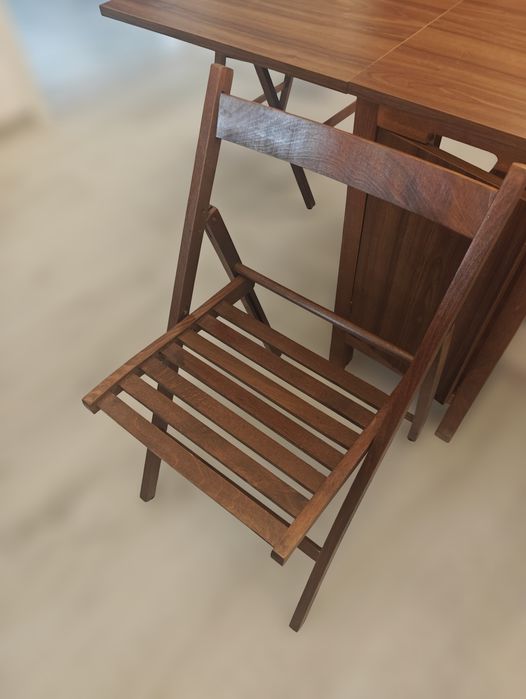 Set Masă Pliabilă (tip consolă) + 4 Scaune incluse – Ideală spații mici