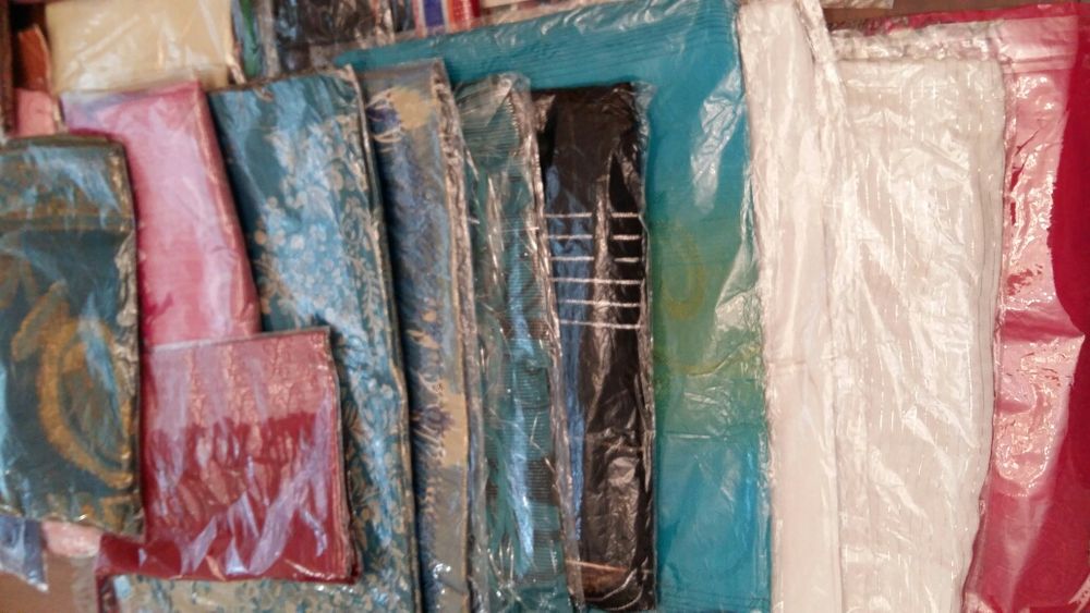 Платки, палантины разные. Каждый 2000 тг.