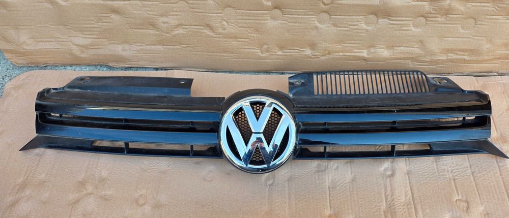 Grila radiator VW Golf 6 2009 / 2010 / 2011 2012