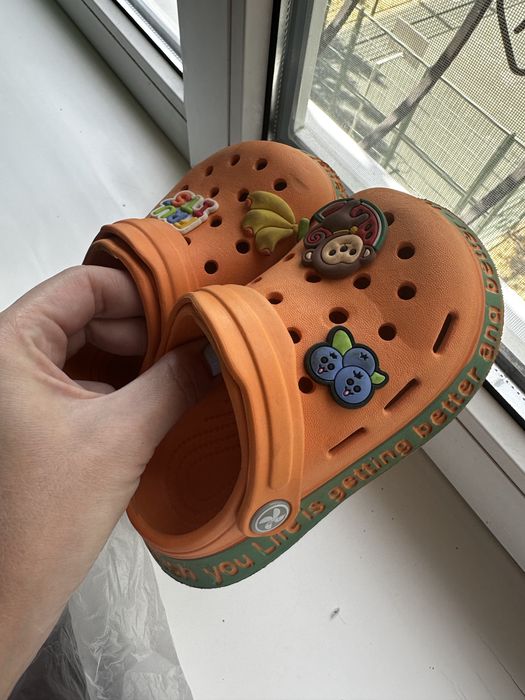 Сланцы на девочку, сандали на мальчика