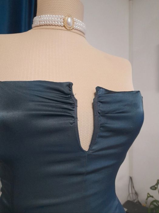 Rochie midi de seara Zara cu umerii goi ediție limitata mărimea XS