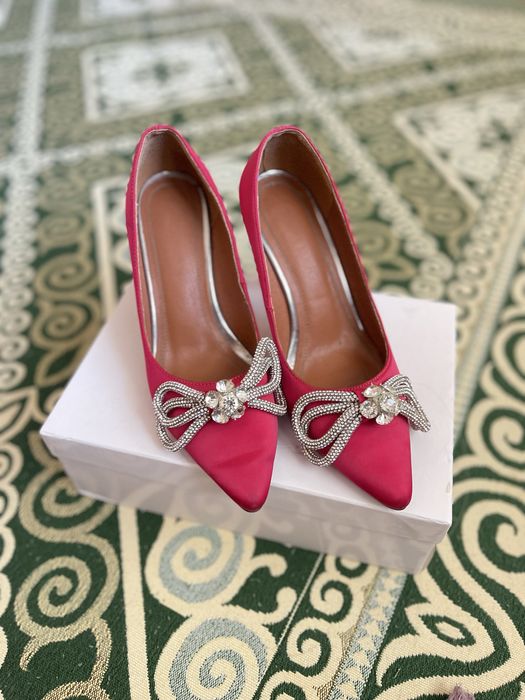 Туфли сатылады. Бағасы 6000тг