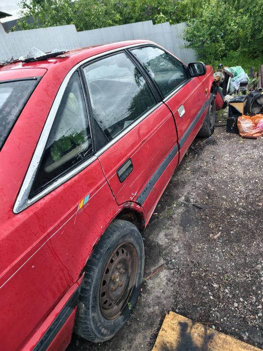Машина Mazda  626