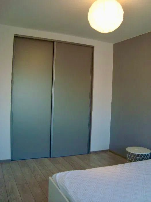 Inchiriez apartament  langa Vivo