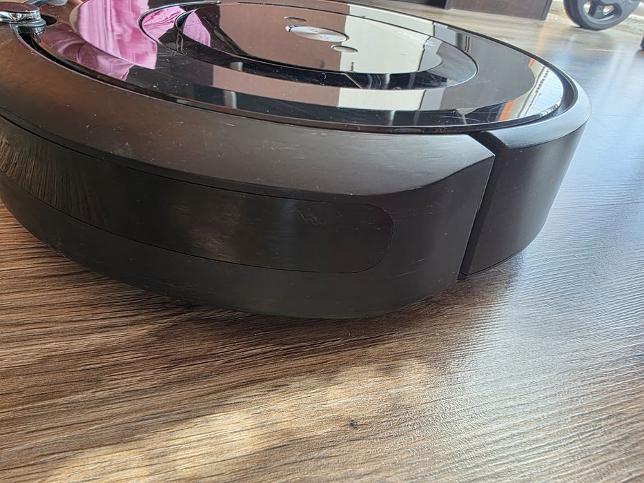 Прахосмукачка робот IROBOT ROOMBA  E5