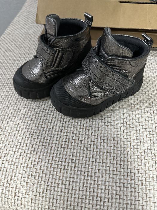 Продам детский обувь