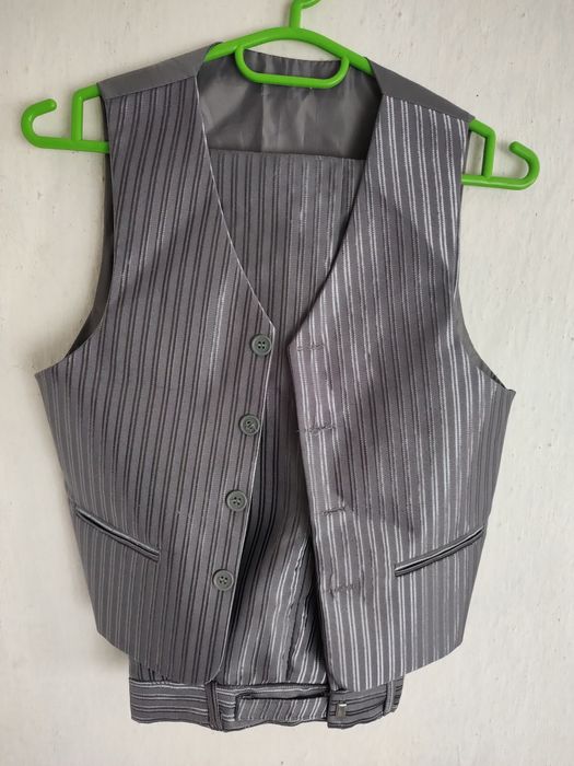COSTUM DE GALĂ băiat 7-8 ani.
