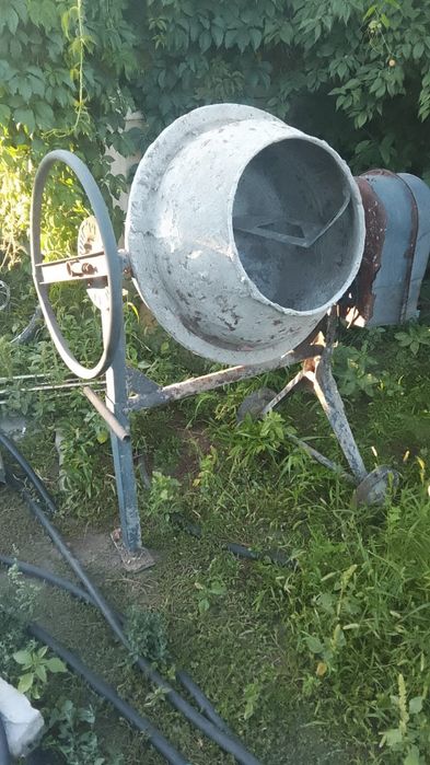 Бетономешалка продам