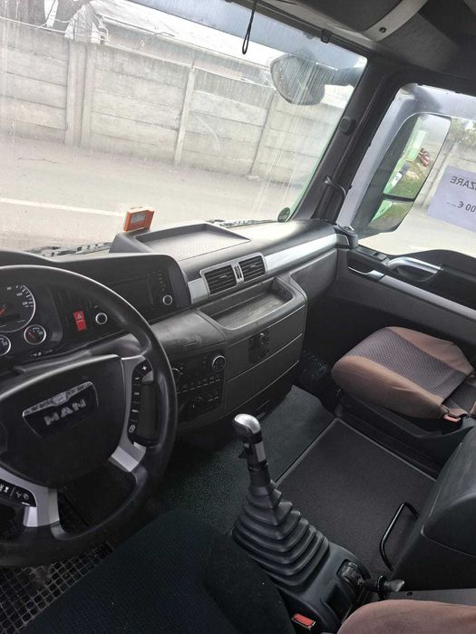 Cap tractor două axe MAN