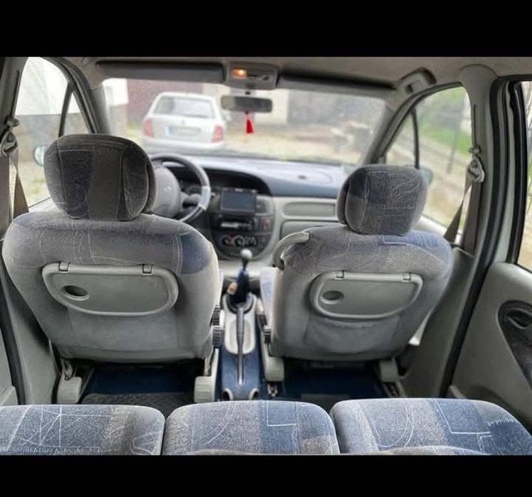 Vând Renault Scenic