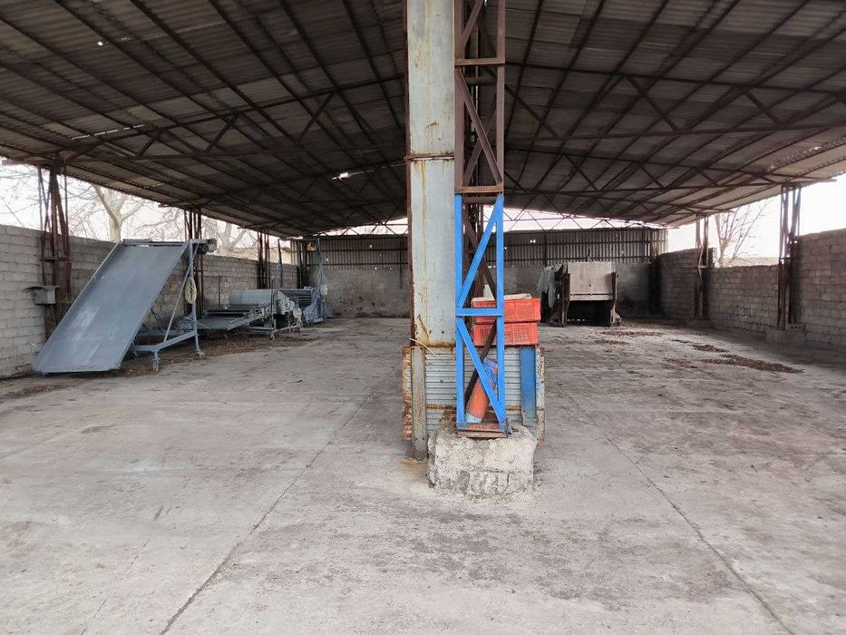 Sotiladi qoziqorin-ishlab chiqarish, ombor 1800 m2 yoki qurilish uchun