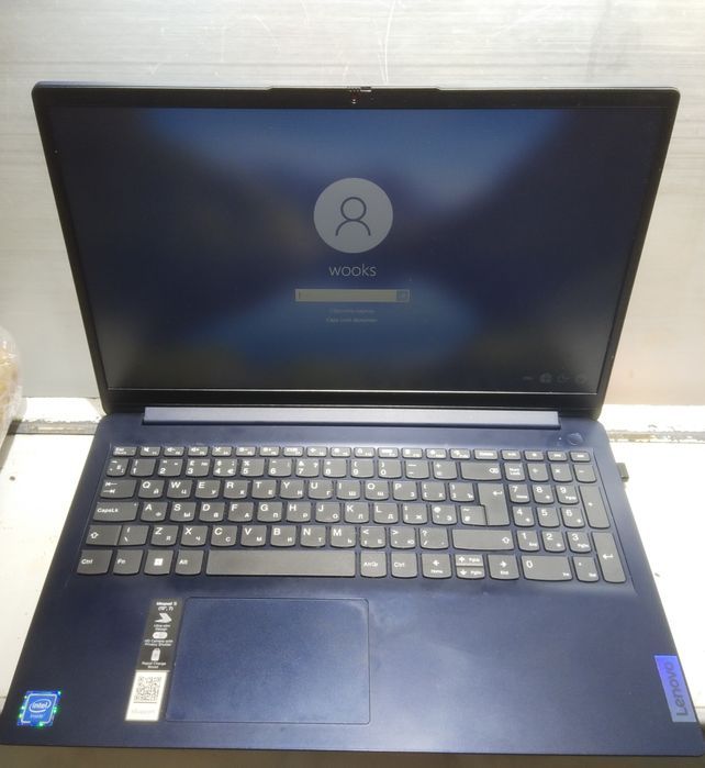 ноутбук Lenovo продаю срочно