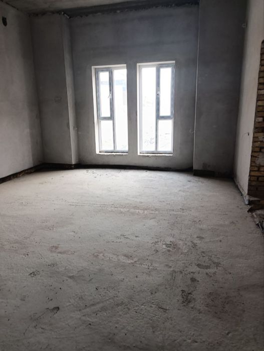Manejda 2 Etajli uy sotiladi 300m²