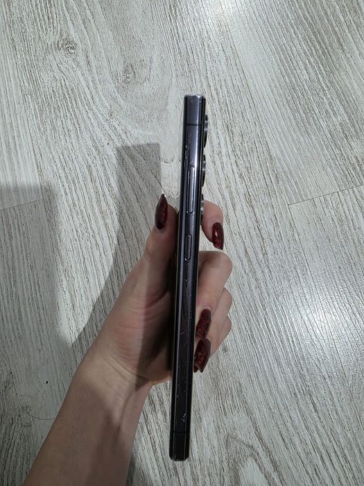 Samsung Galaxy S23 Ultra – 256 GB – Funcțional, DAR cu ecran spart