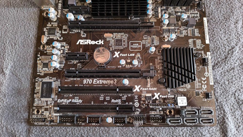 8-ядрен комплект: AMD FX-8350 (4.2GHz) + Дъно ASRock 970 Extreme3 + Ох
