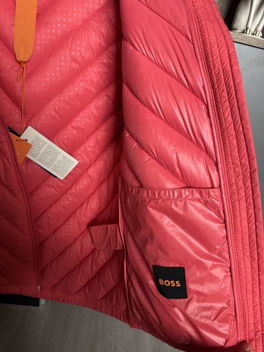 Geaca Boss noua marimea 36