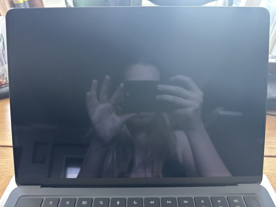 Apple MacBook Air M2 13.6” – 16GB RAM / 256GB SSD