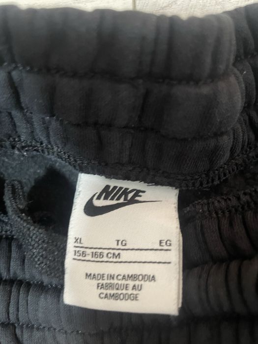Nike долнище черно