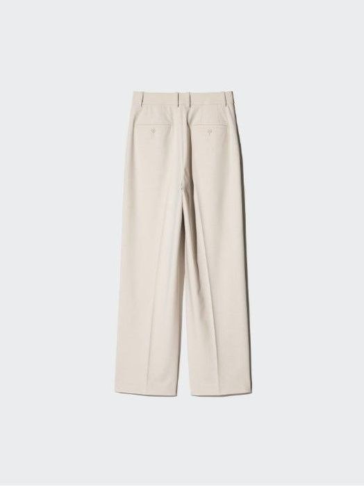 Кардиган, платье, женские футдолки, бельё и многое другое от UNIQLO