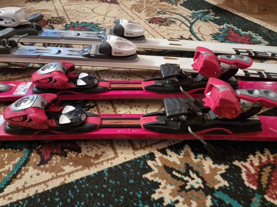 Vand 2 perechi de ski 168 si 170cm skiuri Hunedoara • OLX.ro