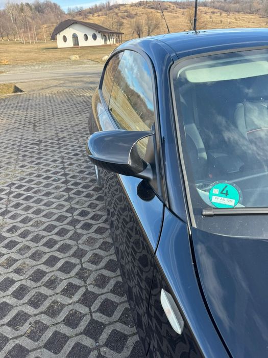 Vând BMW seria 1.