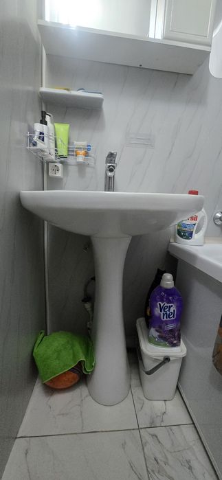 Раковина и зеркало