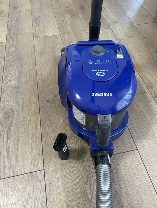 Aspirator Samsung, 1600 watt, nu trebuie sac