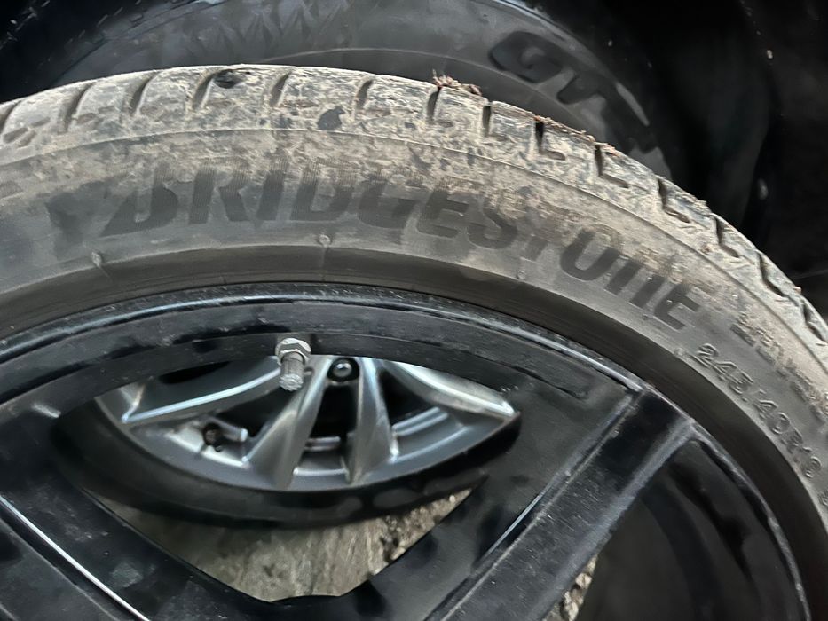 Летни гуми Bridgestone 245/40/19 T005