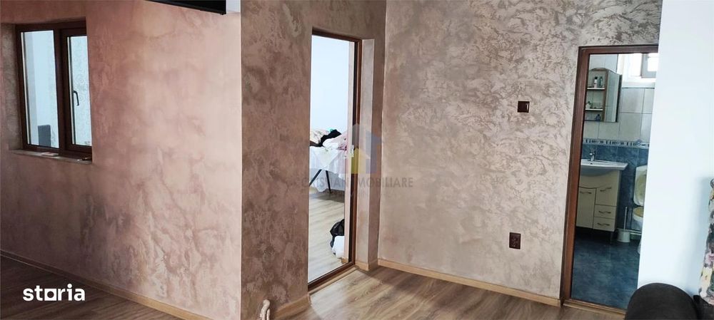 Casa Pretabila 2 familii, teren 1046 mp, toate utilitatile, Cazasu
