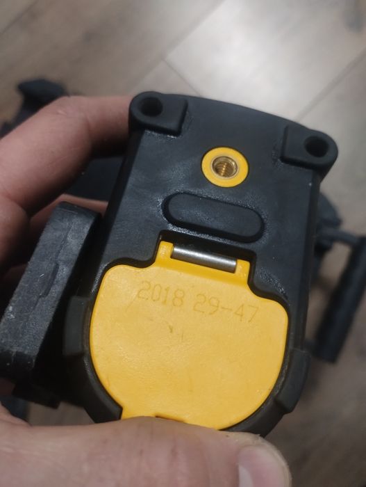 Nivela laser Dewalt DW088CG