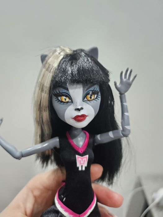 Пурсифона монстер хай