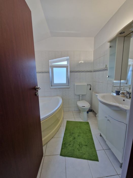 Jumatate DUPLEX | Calea Giulești , Sector 6 | 169 mp utili | 200 mp teren | Curte proprie | 2 locuri de parcare | Direct proprietar | Acte în regulă!