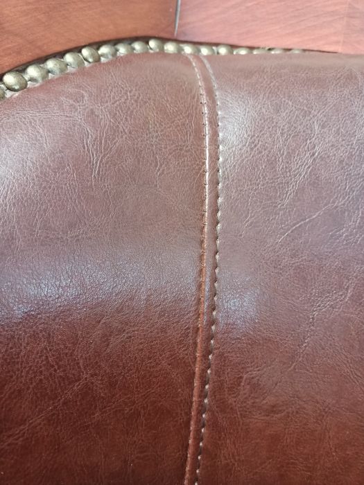 Кожаные кресла 2 штуки