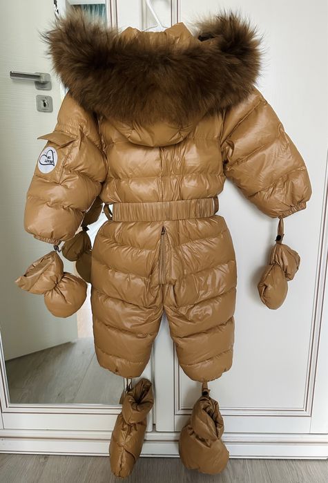 Зимно космонавтче с качулка от естествен цвят