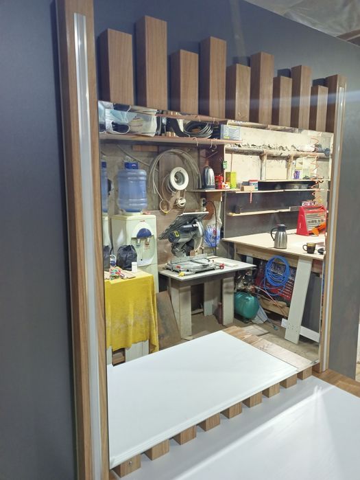 Современное трюмо с подсветкой .