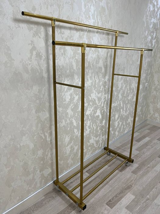 Garderob stelaj maniken