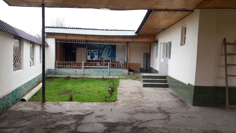 Нурафшон.(Тойтепа ). Обл.кадастр. Продам 5 комнатный дом на 9 сотках .
