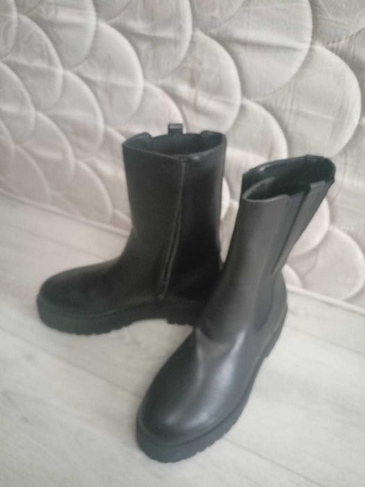 Стильные женские сапоги