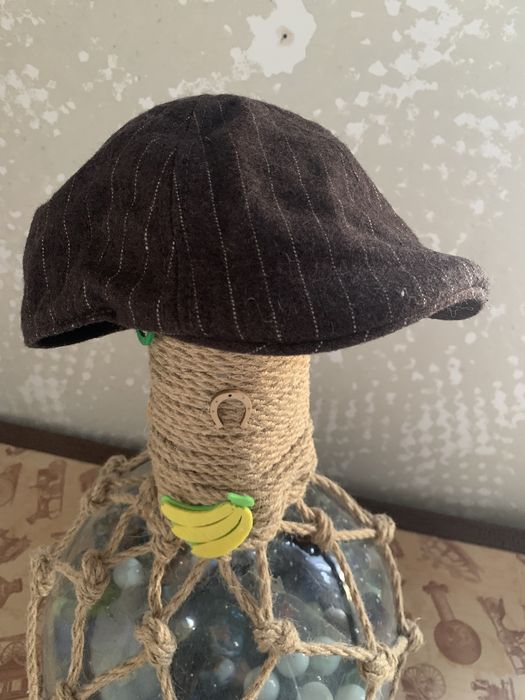 Дамски шапки,каскет..