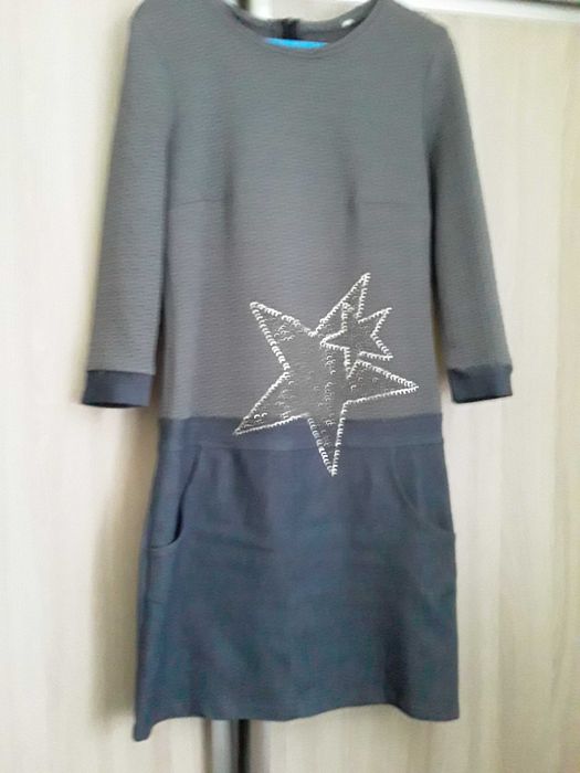 Продам платья размер 42