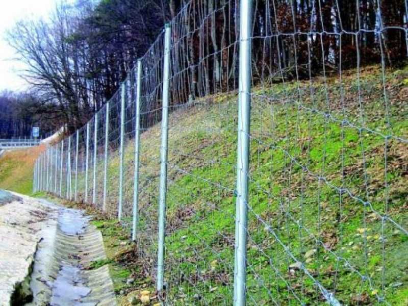 Construim garduri si porti din panouri stil jaluzele, sipca metalica, tabla cutata, BCA