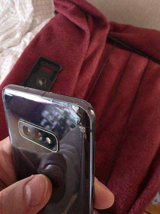 Продам Samsung s10e