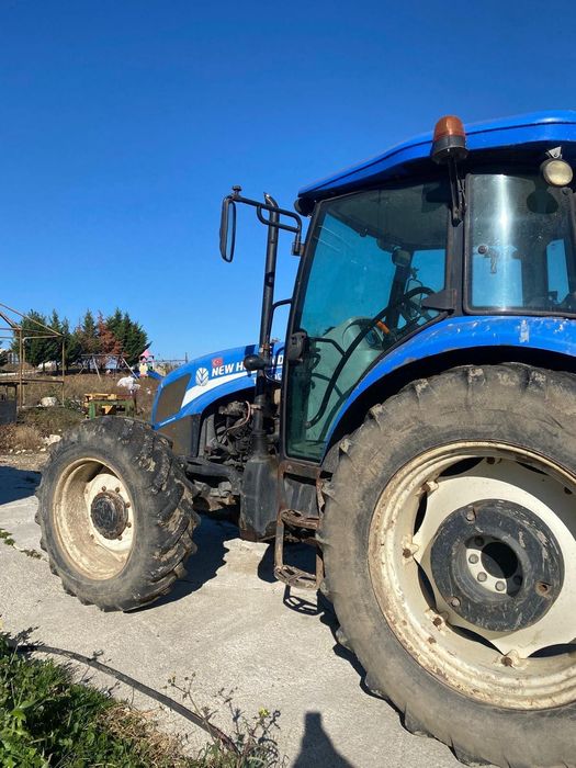 Трактор New Holland