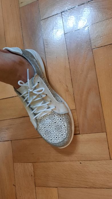 Обувки Tendenz естествена кожени