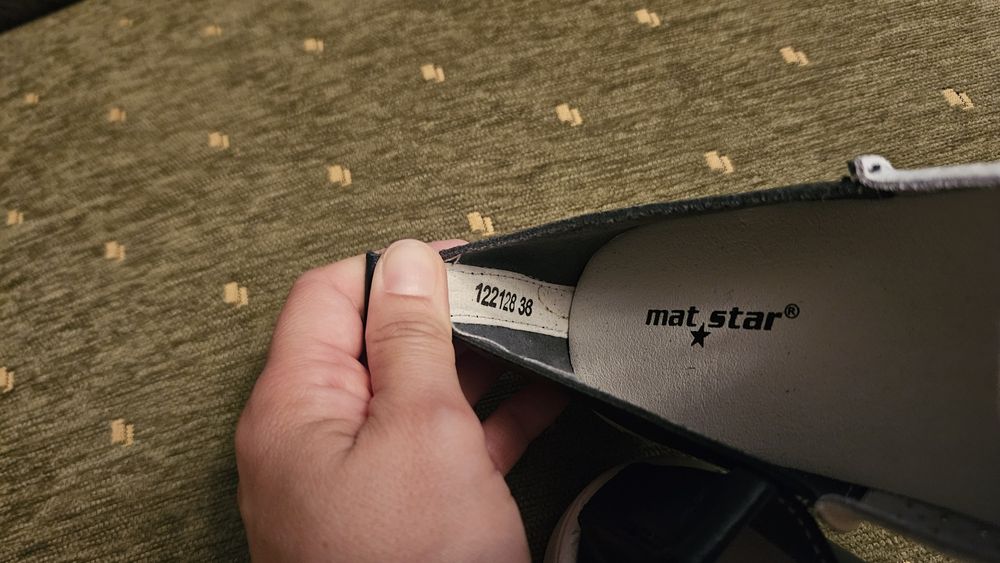 Нови обувки рр 38, Матстар