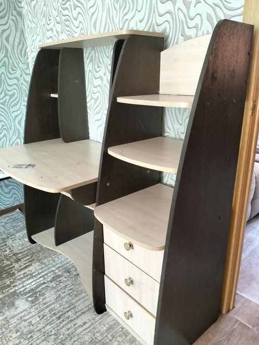 Продам ученический стол