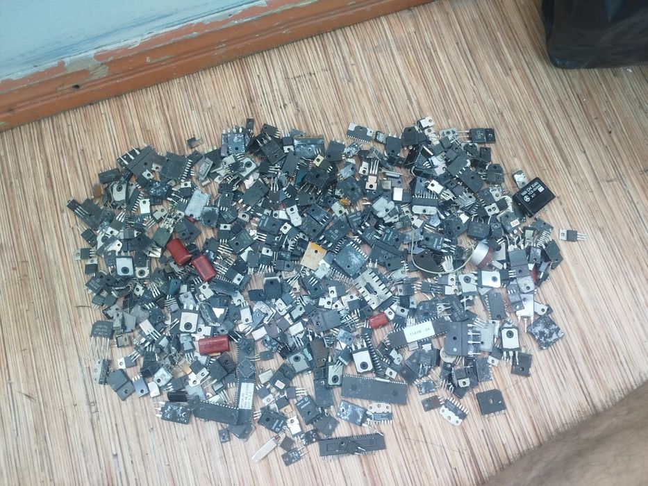 Продам срочно лот деталей