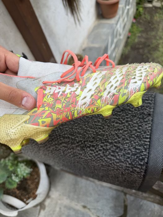 Бутонки Adidas Predator.