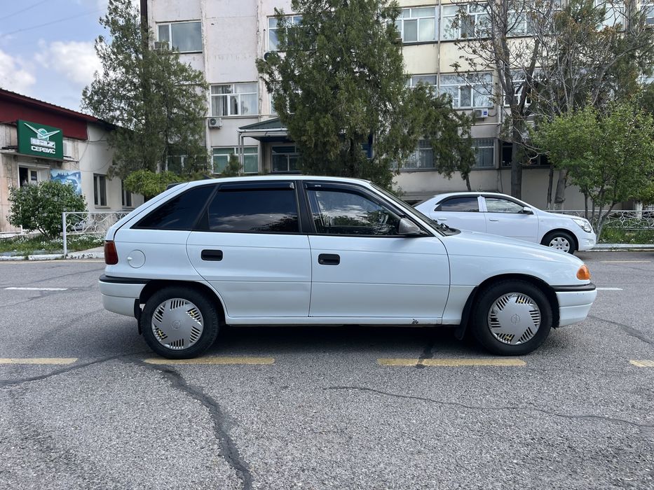 Опель астра в отличном состояний